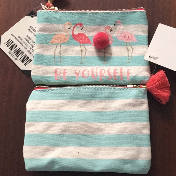 Make up pouch❤️ BOGO - Picture 2 of 3